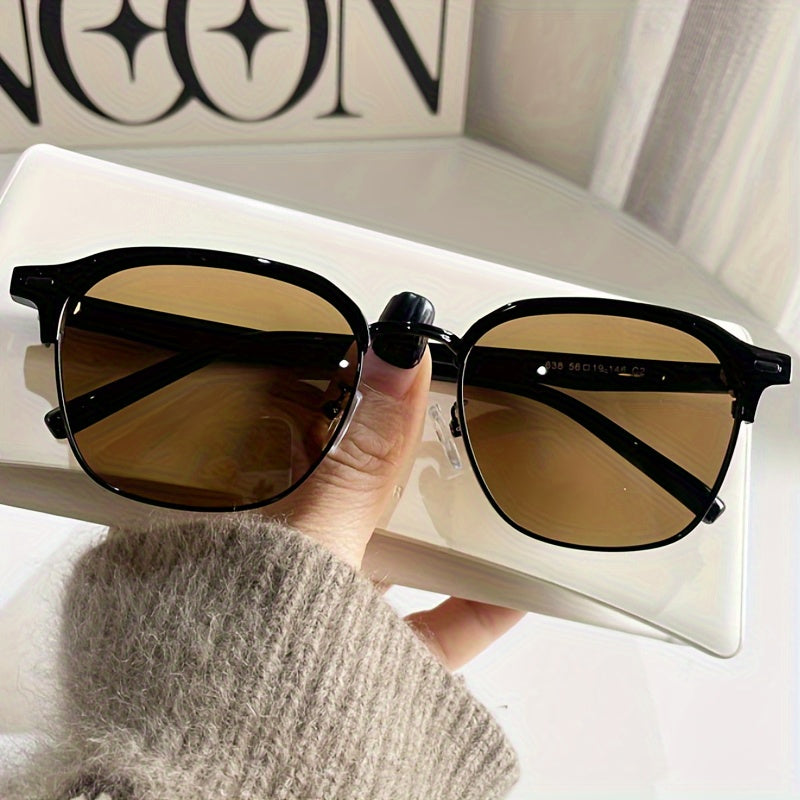 Women'S Retro European Style TR Half-Framed Glasses - Elegant Black Frame with Golden-Tone Accents